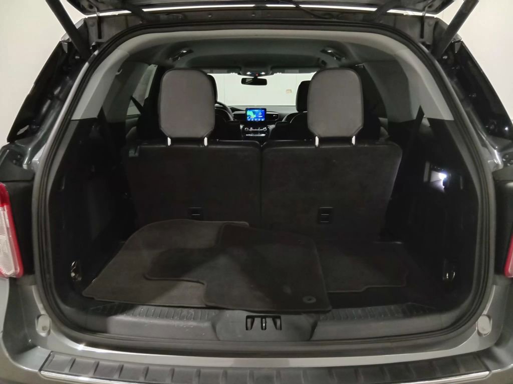 Certified 2022 Ford Explorer Limited w/ Equipment Group 301A image 9