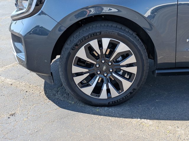 Certified 2025 Ford Expedition Platinum w/ Driver's Package AWD/4WD image 11