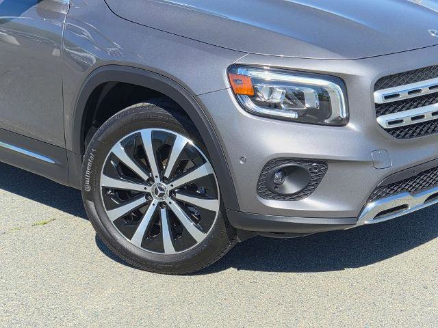 Used 2023 Mercedes-Benz GLB 250 w/ Premium Package image 9