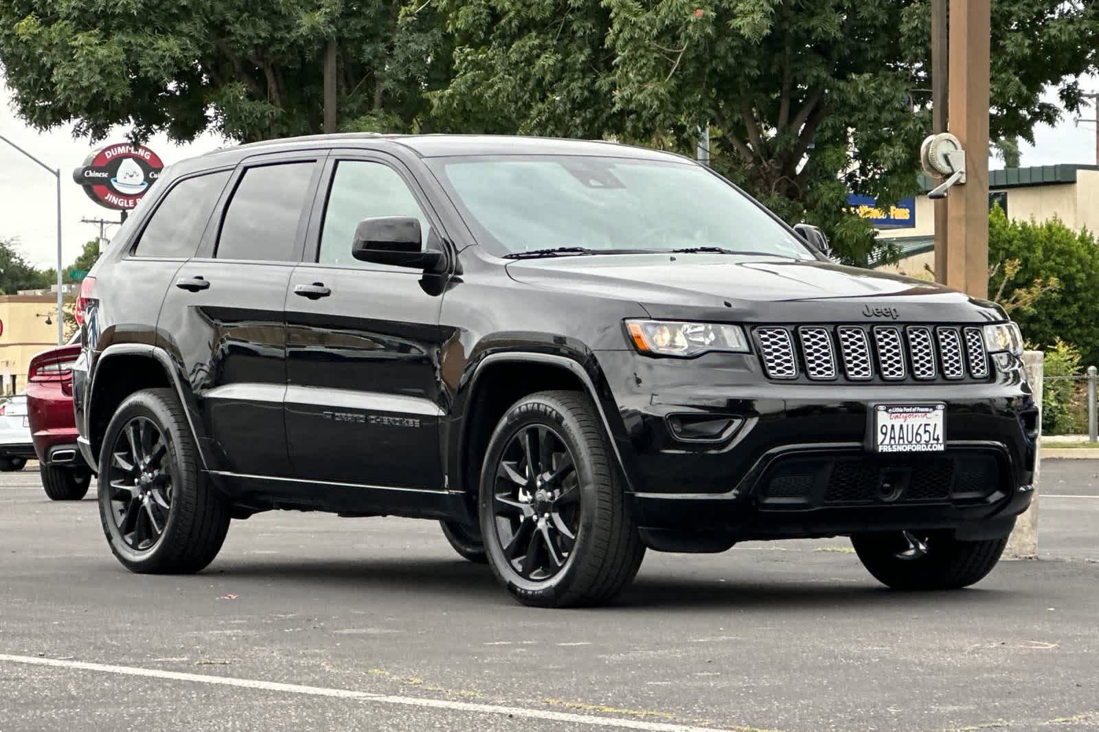 Used 2022 Jeep Grand Cherokee Laredo X AWD/4WD image 9