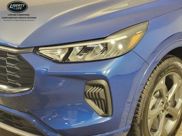Certified 2023 Ford Escape ST-Line w/ Tech Pack #1 AWD/4WD image 9