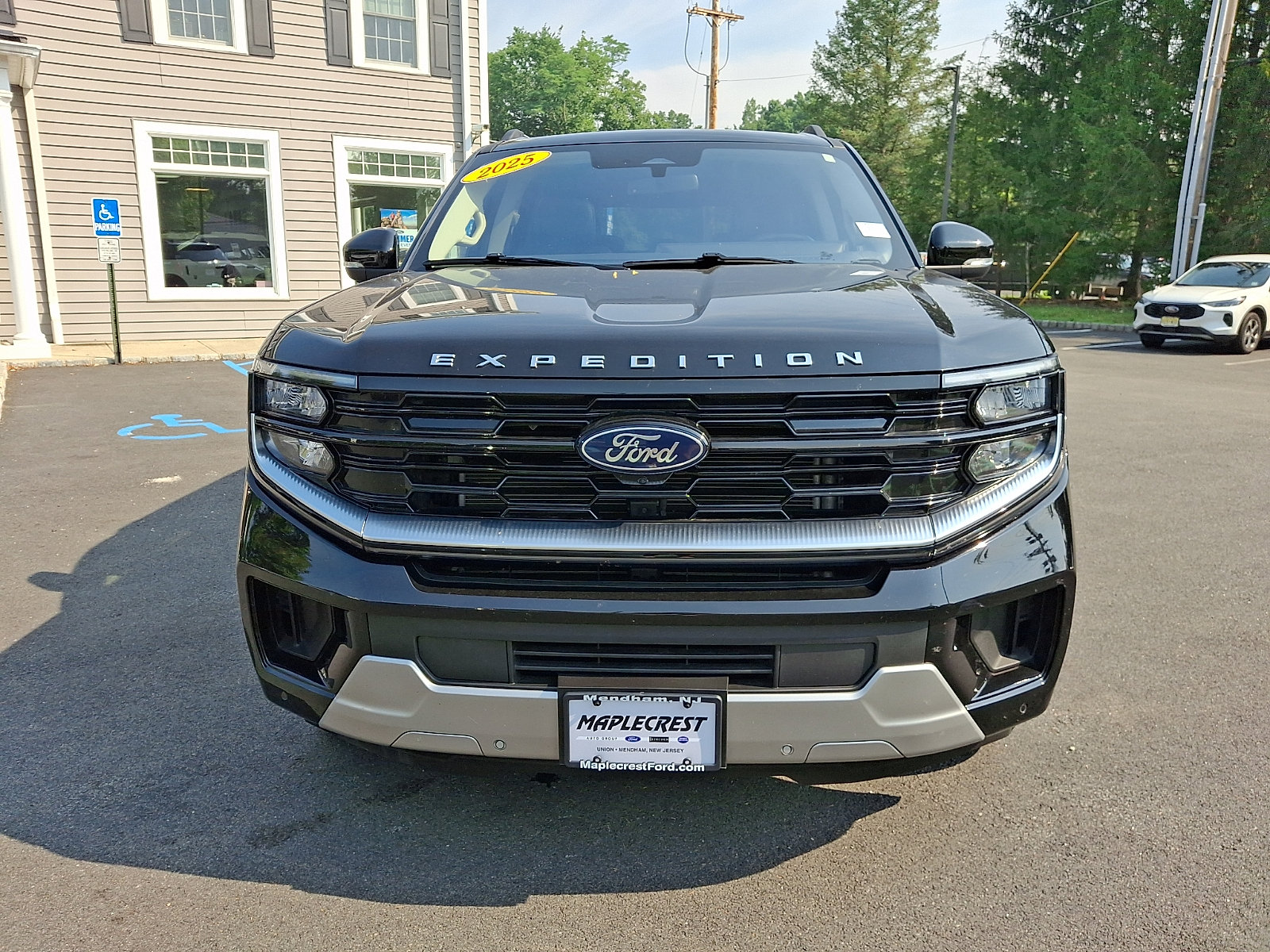 Certified 2025 Ford Expedition Max Platinum AWD/4WD image 2