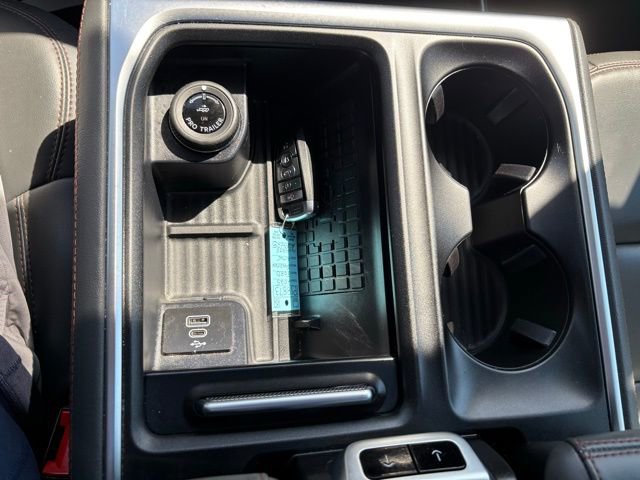 Certified 2025 Ford Expedition Active AWD/4WD image 33