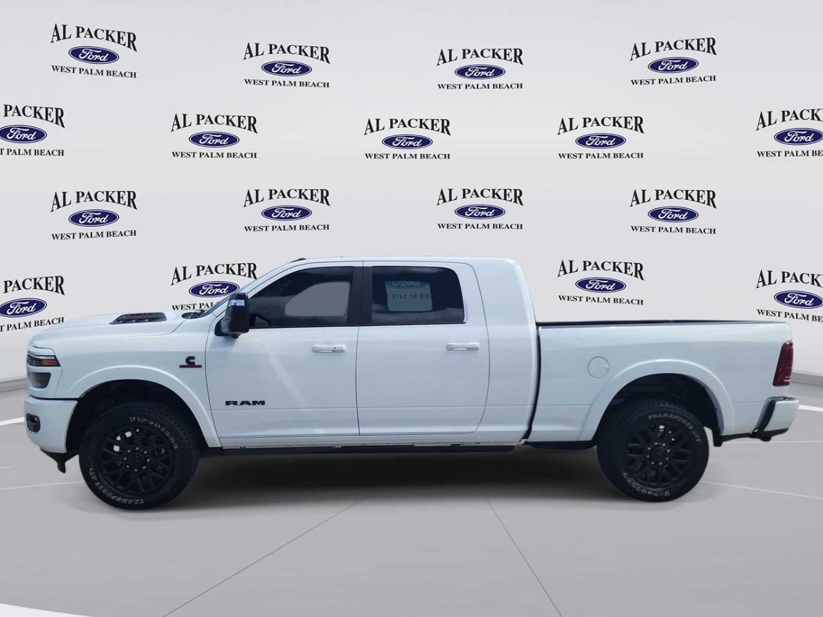 Used 2026 RAM 2500 Limited AWD/4WD image 2