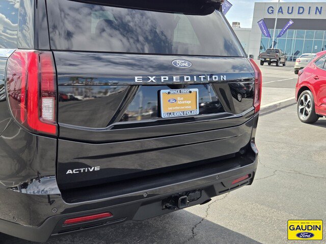 Certified 2025 Ford Expedition Active AWD/4WD image 6