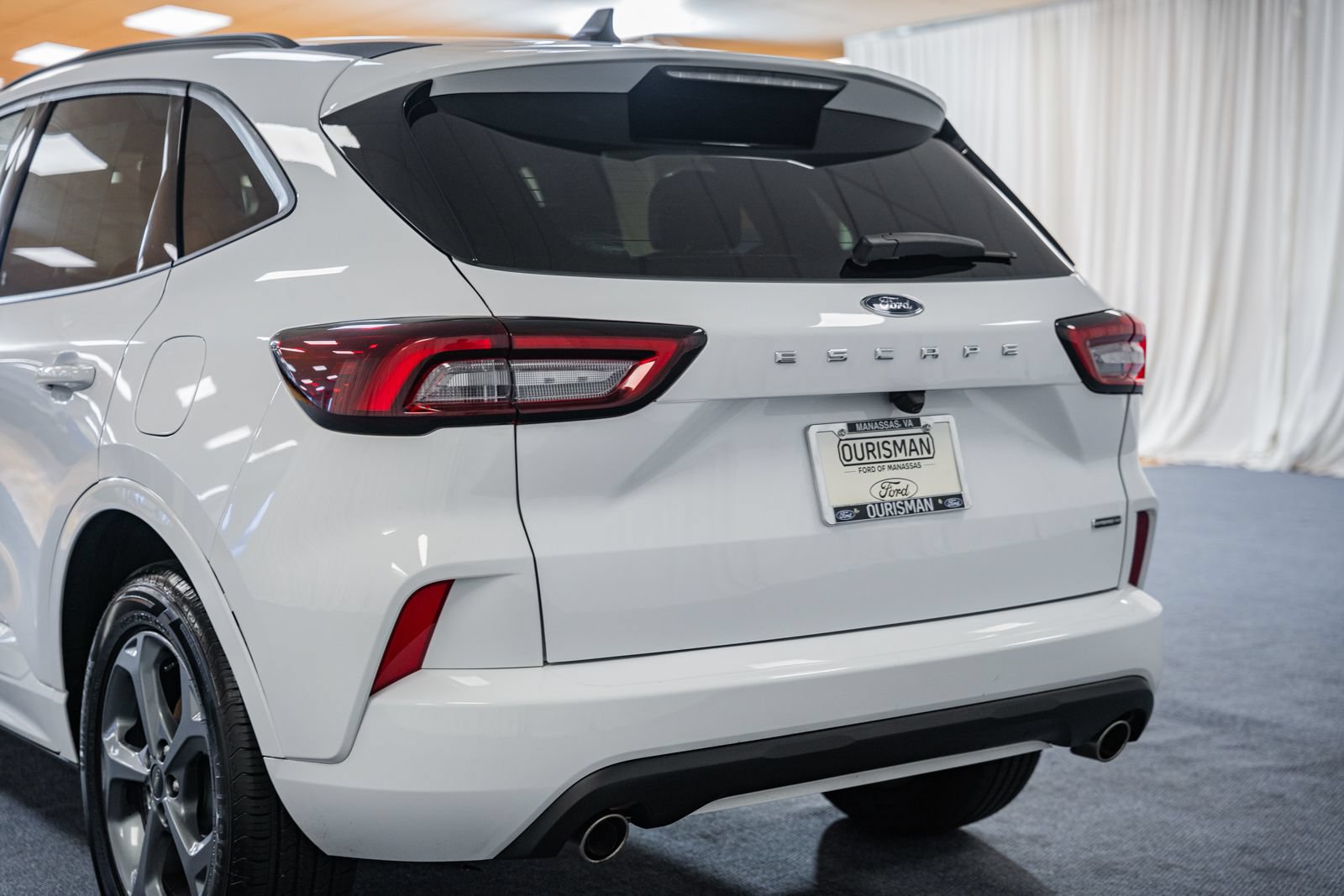 Certified 2023 Ford Escape ST-Line Select AWD/4WD image 5