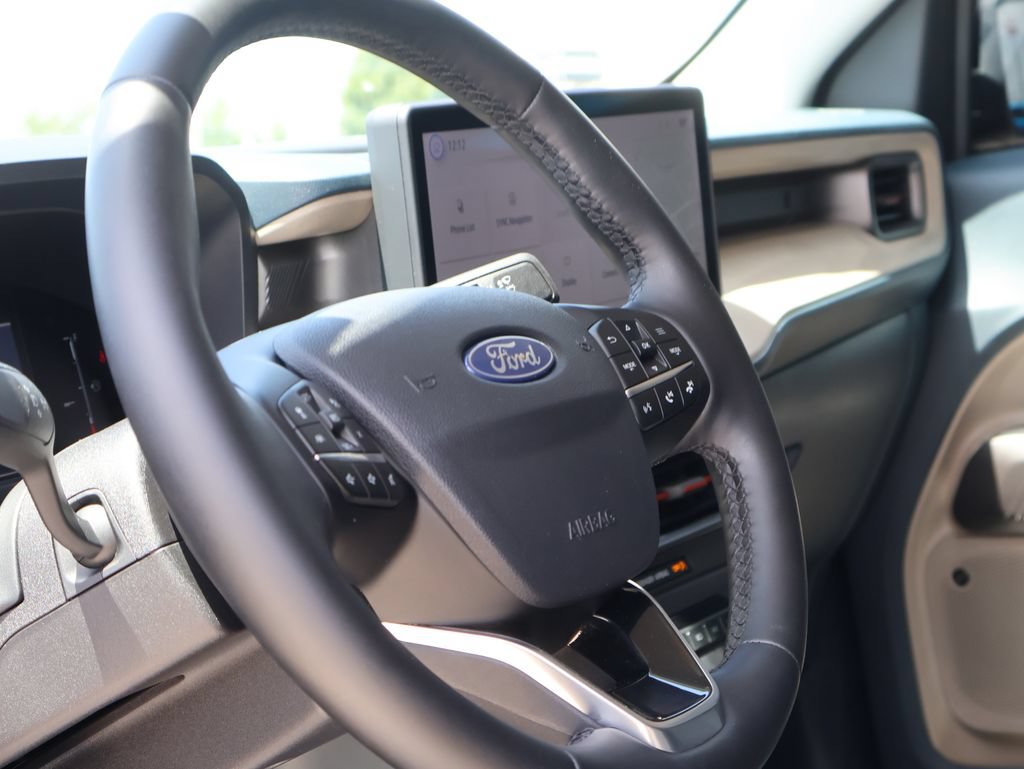 Certified 2025 Ford Maverick Lariat AWD/4WD image 25