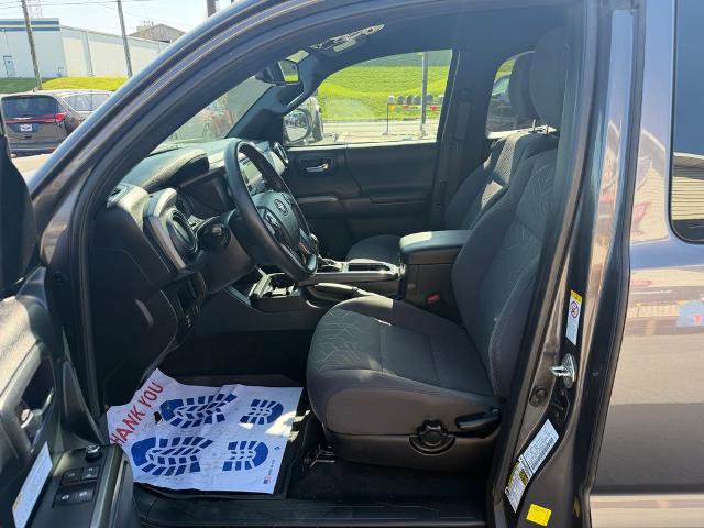 Used 2017 Toyota Tacoma TRD Off-Road w/ Tow Package image 11