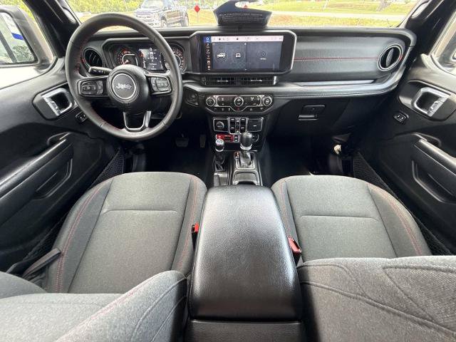 Used 2025 Jeep Wrangler Unlimited Rubicon AWD/4WD image 16