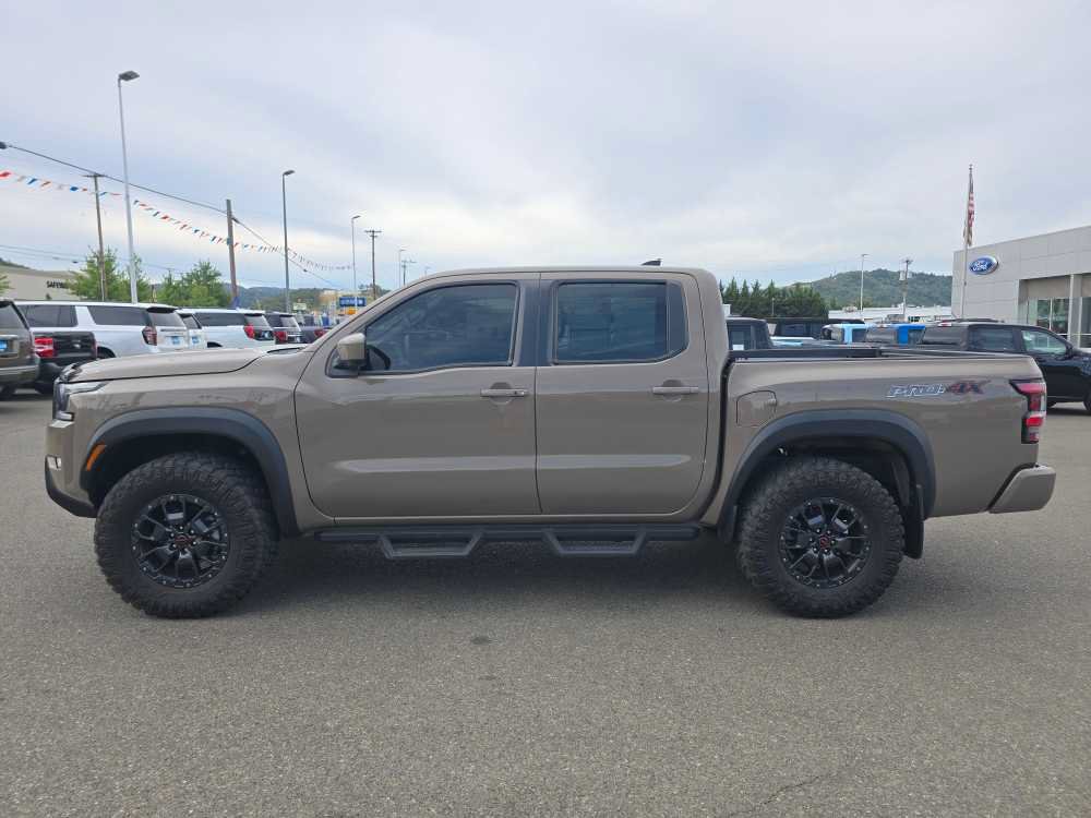 Used 2022 Nissan Frontier PRO-4X w/ Pro-4X Premium Package AWD/4WD image 2