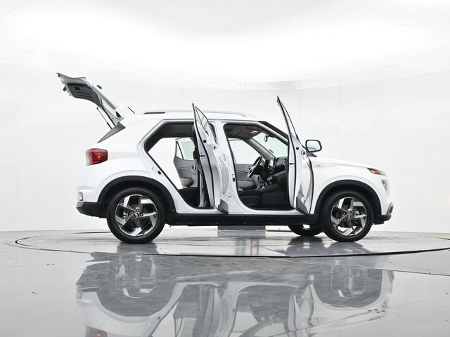 Used 2024 Hyundai Venue SEL FWD image 52