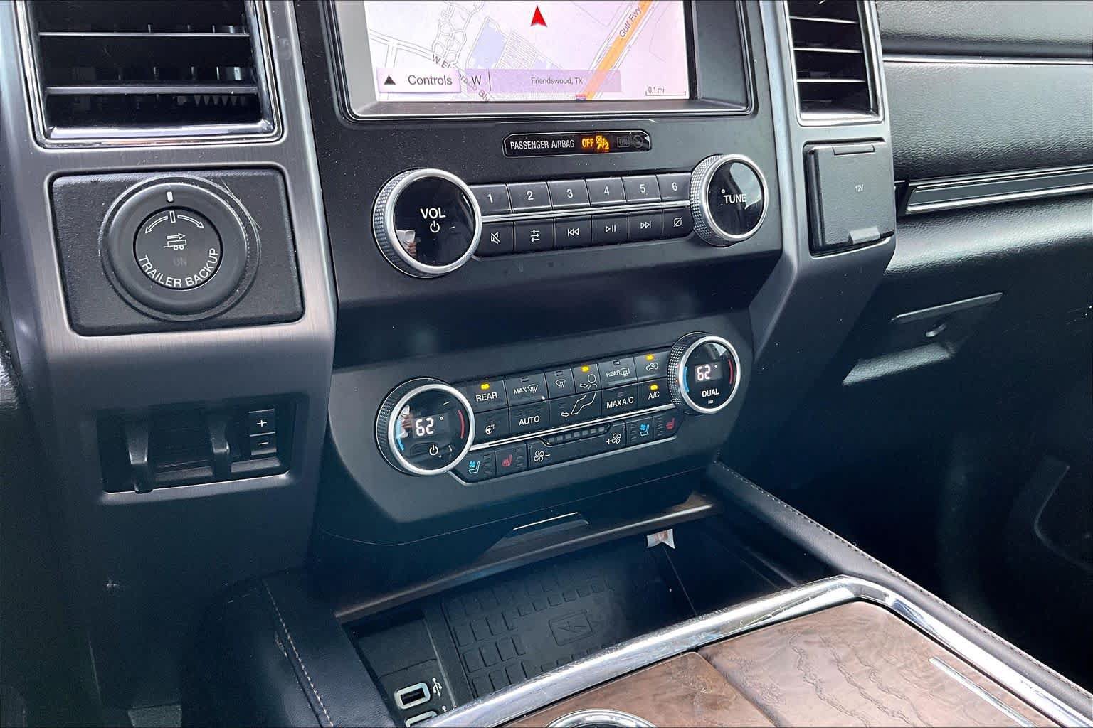 Certified 2019 Ford Expedition Platinum RWD image 34