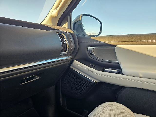 Certified 2025 Ford Expedition Max Platinum image 27
