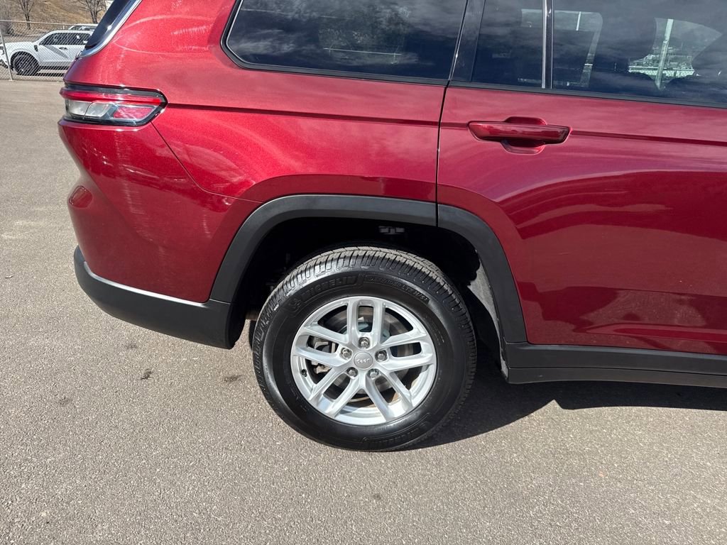 Used 2023 Jeep Grand Cherokee L Laredo image 8