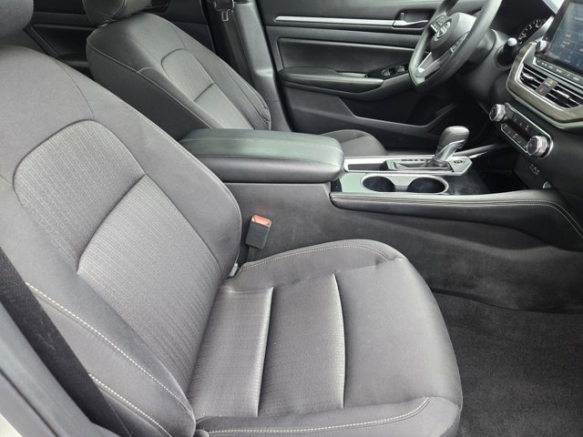 Used 2023 Nissan Altima 2.5 SV FWD image 12