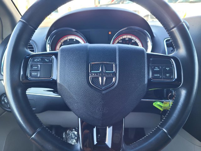 Used 2017 Dodge Grand Caravan SXT FWD image 25