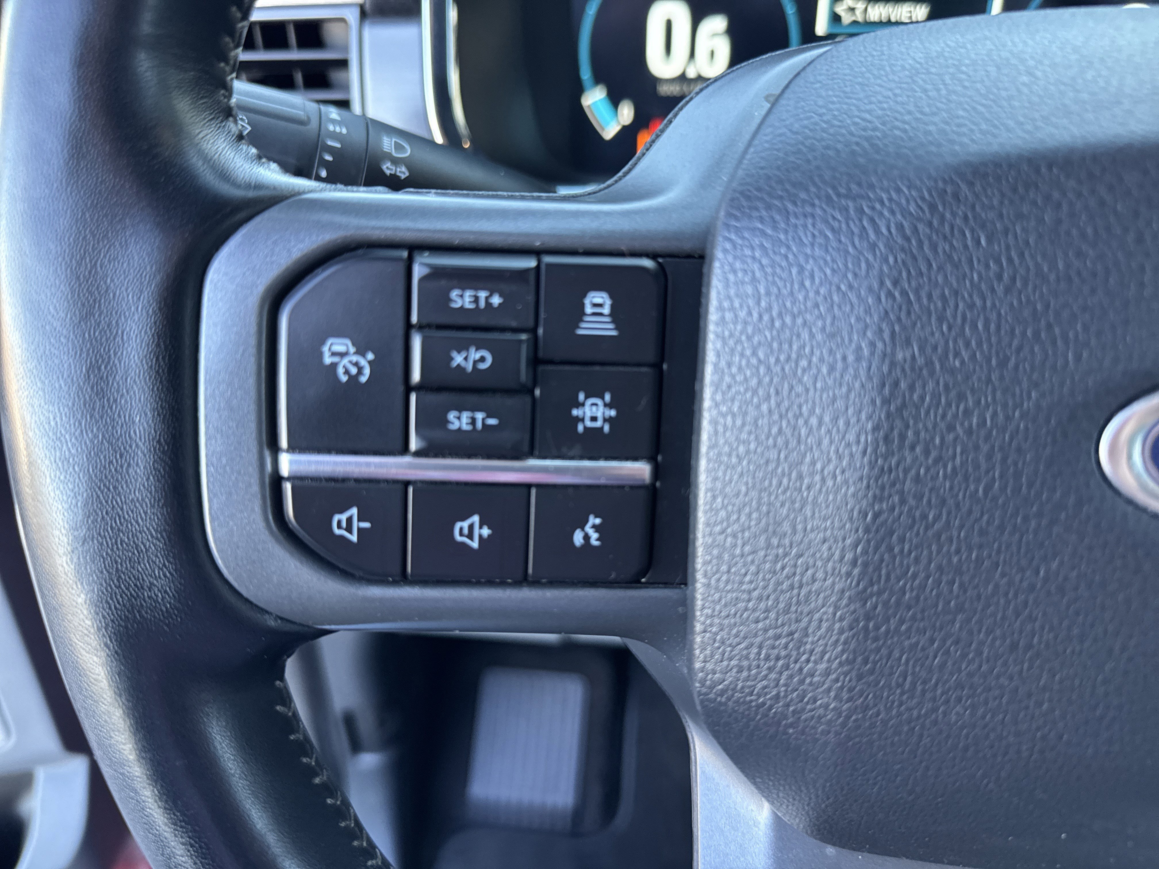 Certified 2022 Ford F150 Lariat w/ Equipment Group 502A High image 40