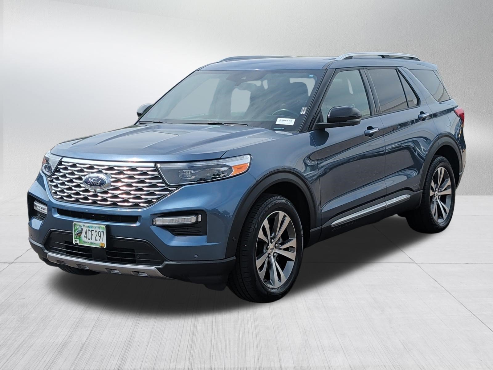 Certified 2020 Ford Explorer Platinum w/ Premium Technology Package AWD/4WD image 3