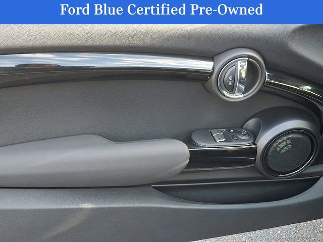 Used 2021 MINI Cooper 2-Door Hardtop w/ Premium Package image 14