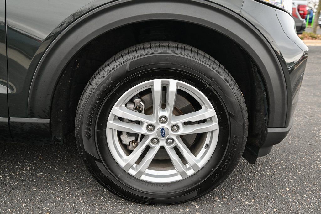 Certified 2023 Ford Explorer XLT w/ Equipment Group 202A image 18