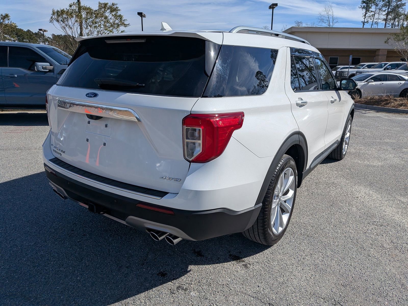 Certified 2023 Ford Explorer Platinum w/ Technology Package image 5