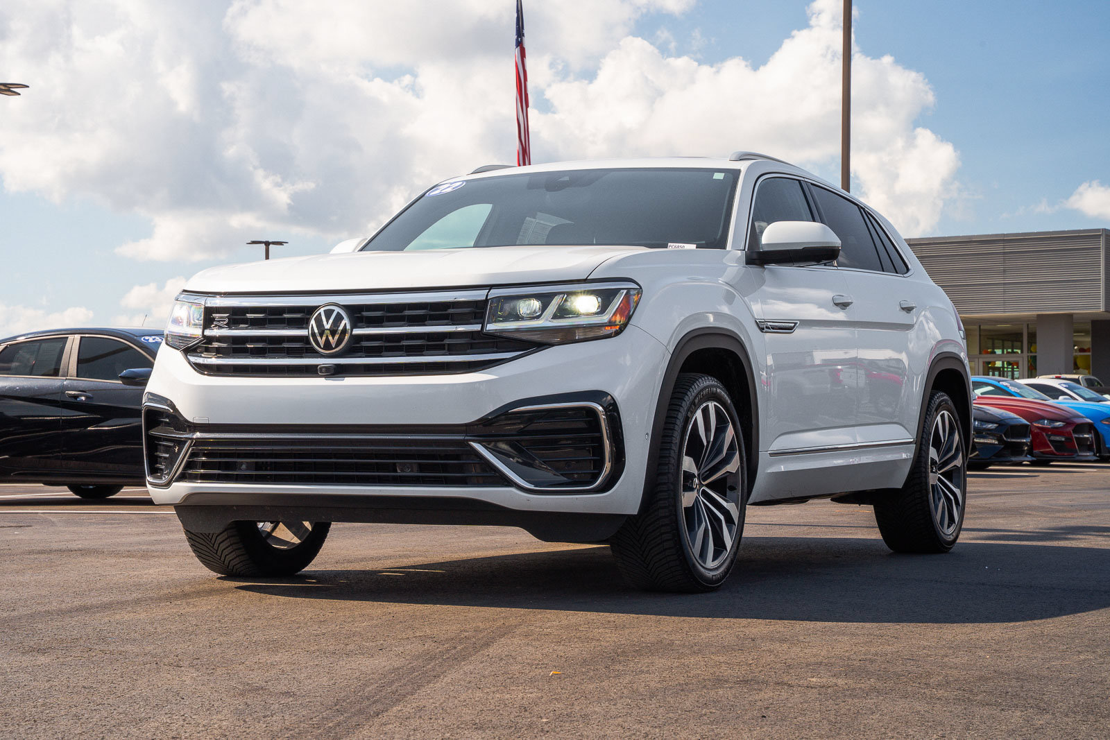 Used 2022 Volkswagen Atlas Cross Sport SEL Premium R-Line AWD/4WD image 3