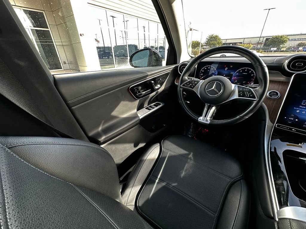 Used 2024 Mercedes-Benz GLC 300 image 13