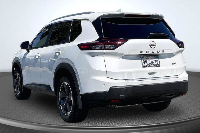 Used 2024 Nissan Rogue SV w/ SV Premium Package FWD image 13