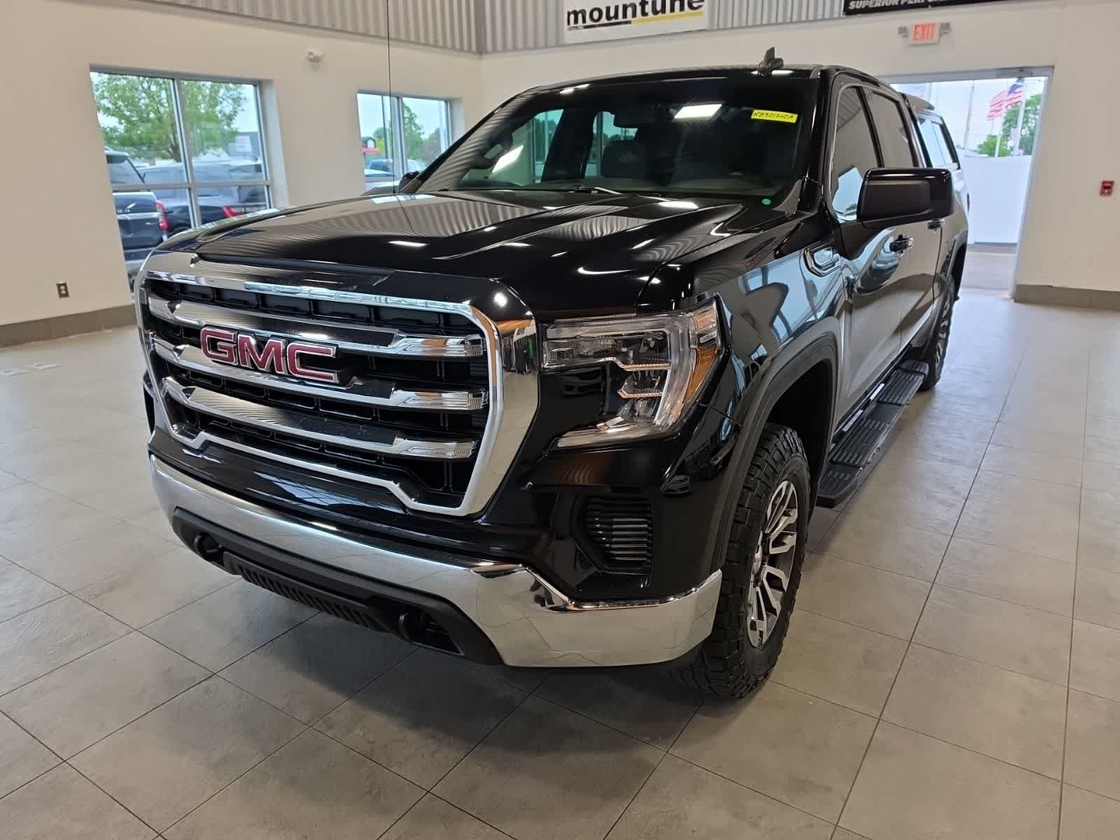 Used 2019 GMC Sierra 1500 SLE w/ SLE Value Package AWD/4WD image 2