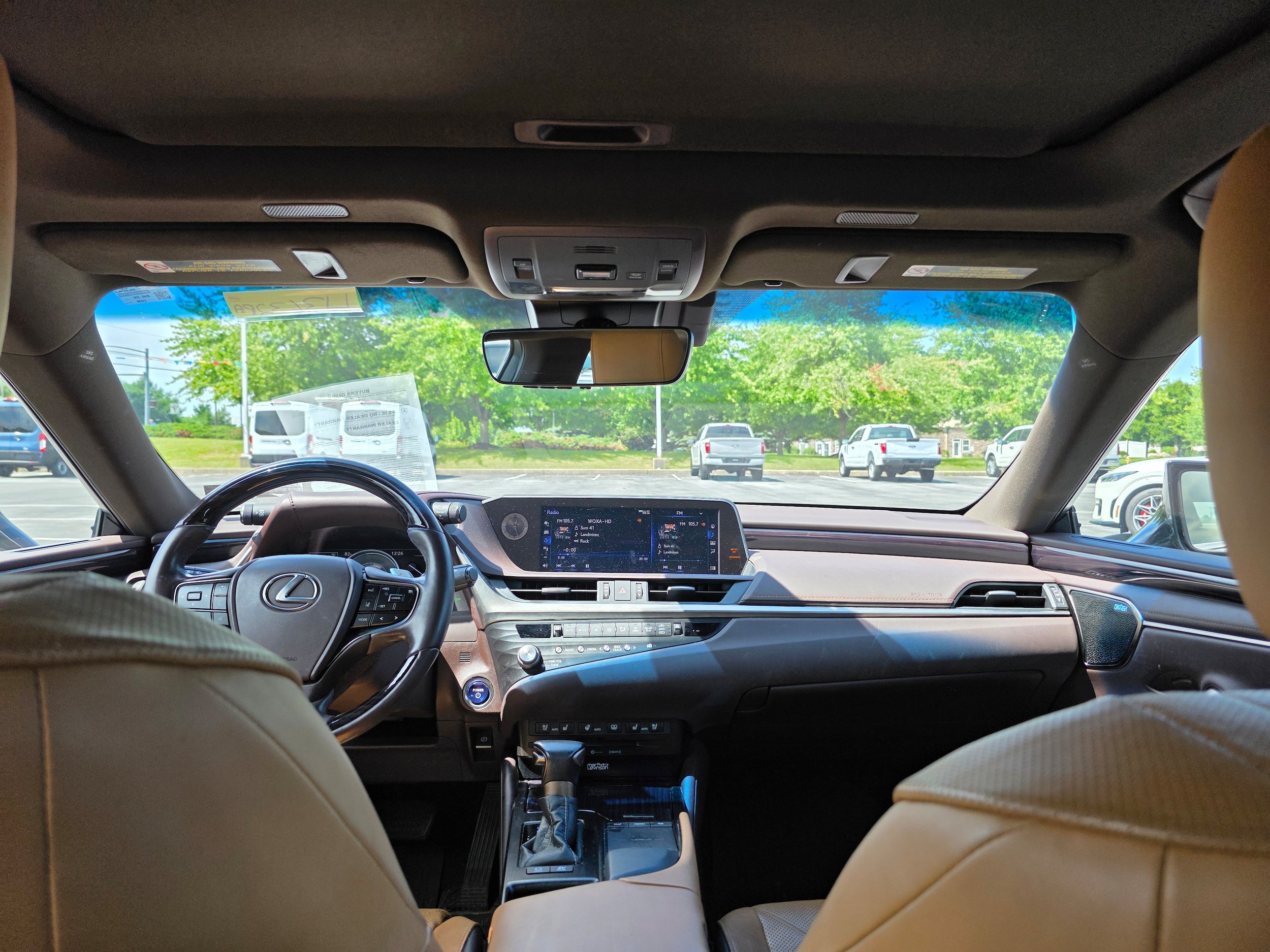 Used 2021 Lexus ES 300h w/ Accessory Package FWD image 11