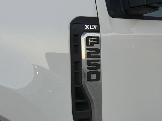 Certified 2025 Ford F250 XLT w/ FX4 Off-Road Package AWD/4WD image 6