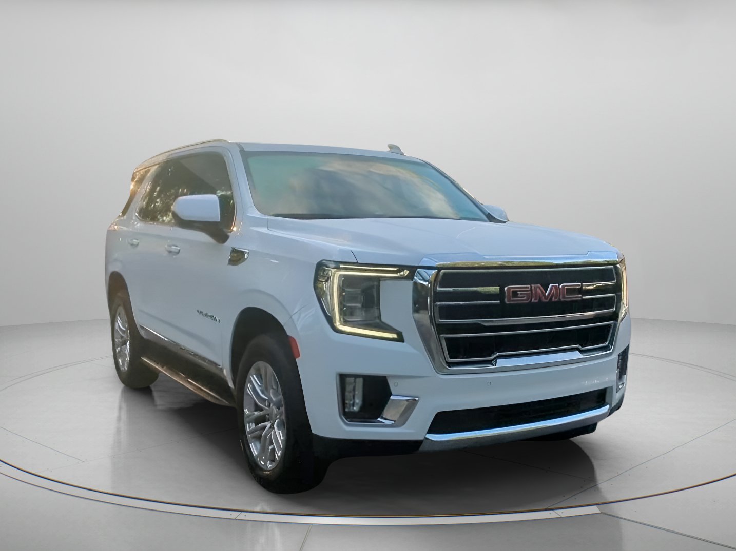 Used 2024 GMC Yukon SLT RWD image 4