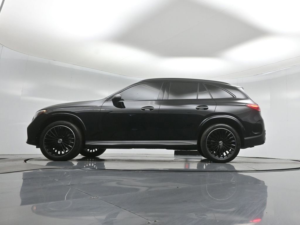 Used 2025 Mercedes-Benz GLC 300 image 7