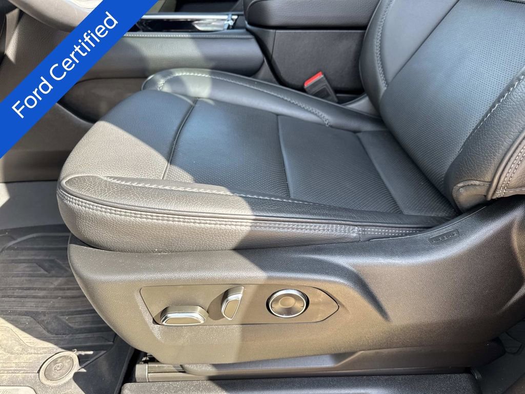 Used 2024 GMC Yukon XL Denali w/ Denali Reserve Package image 19