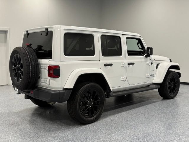 Used 2021 Jeep Wrangler Unlimited Sahara w/ Cold Weather Group AWD/4WD image 12