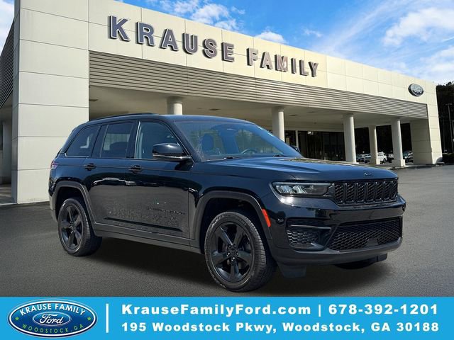 Used 2023 Jeep Grand Cherokee Altitude AWD/4WD image 7
