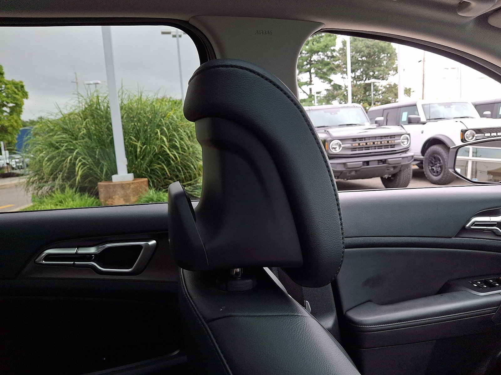 Used 2026 Kia Sportage EX w/ EX Panorama Roof Package FWD image 12