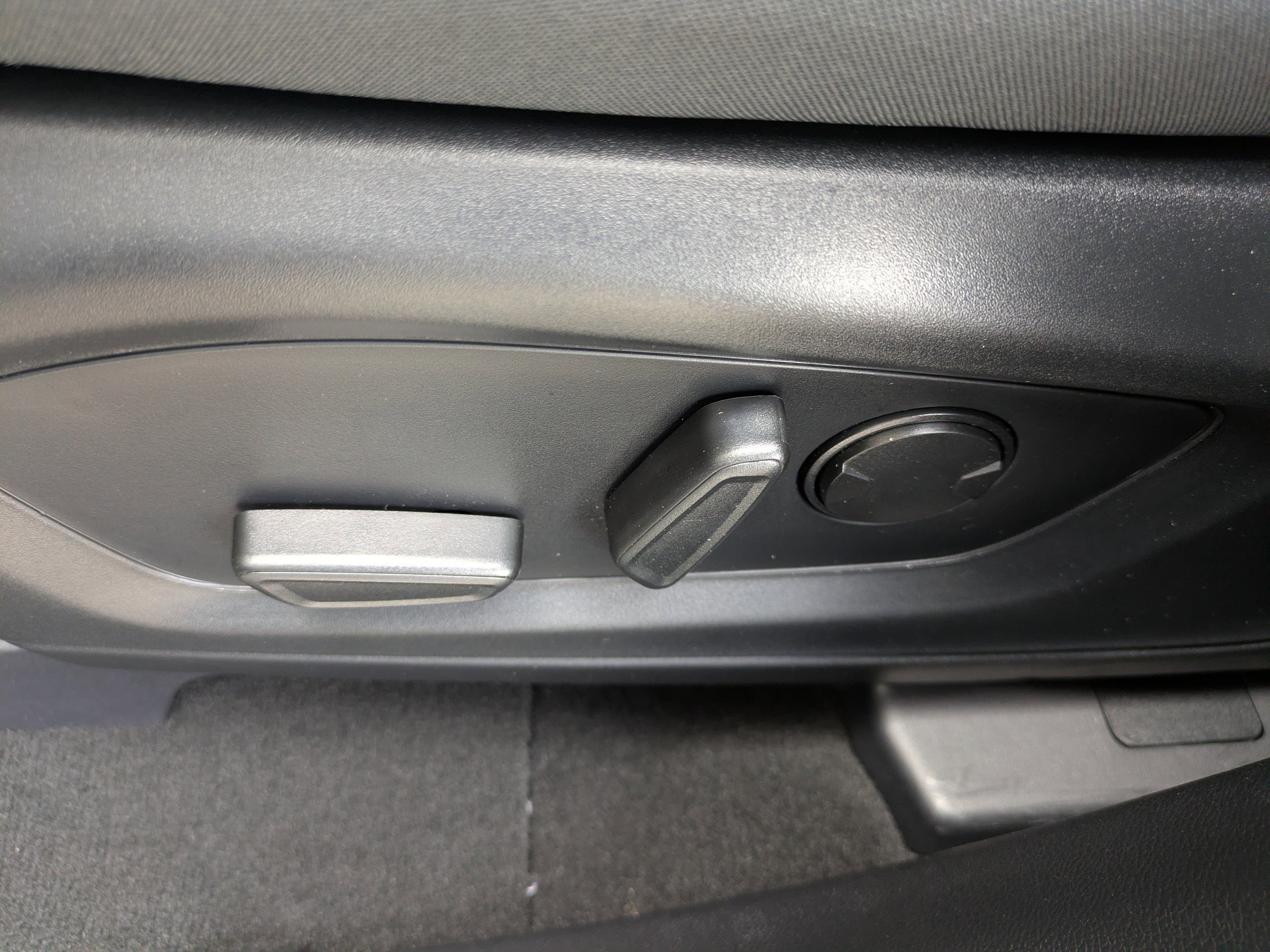 Certified 2025 Ford Explorer Active RWD image 22