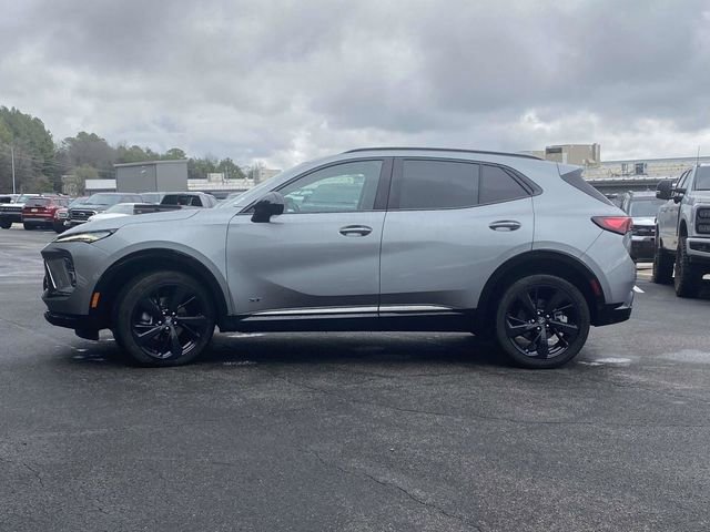 Used 2025 Buick Envision Sport Touring image 2