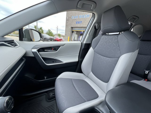 Used 2025 Toyota RAV4 XLE AWD/4WD image 21