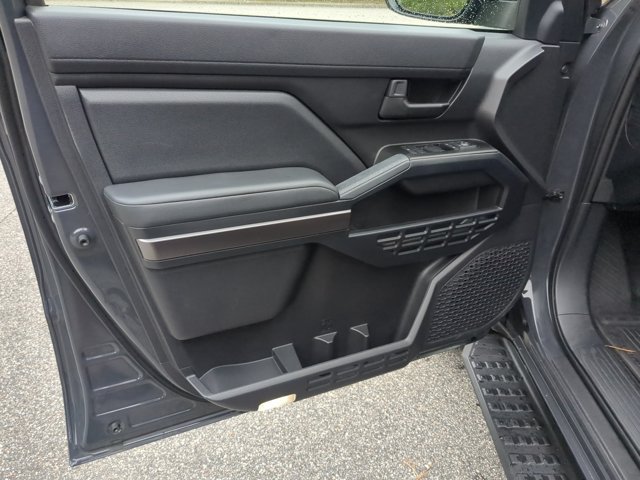 Used 2025 Toyota 4Runner SR5 AWD/4WD image 13