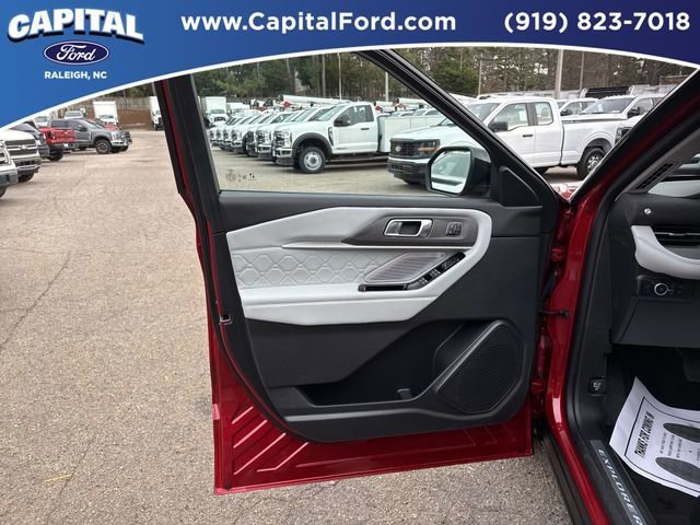 Certified 2025 Ford Explorer Platinum w/ Ultimate Package image 19