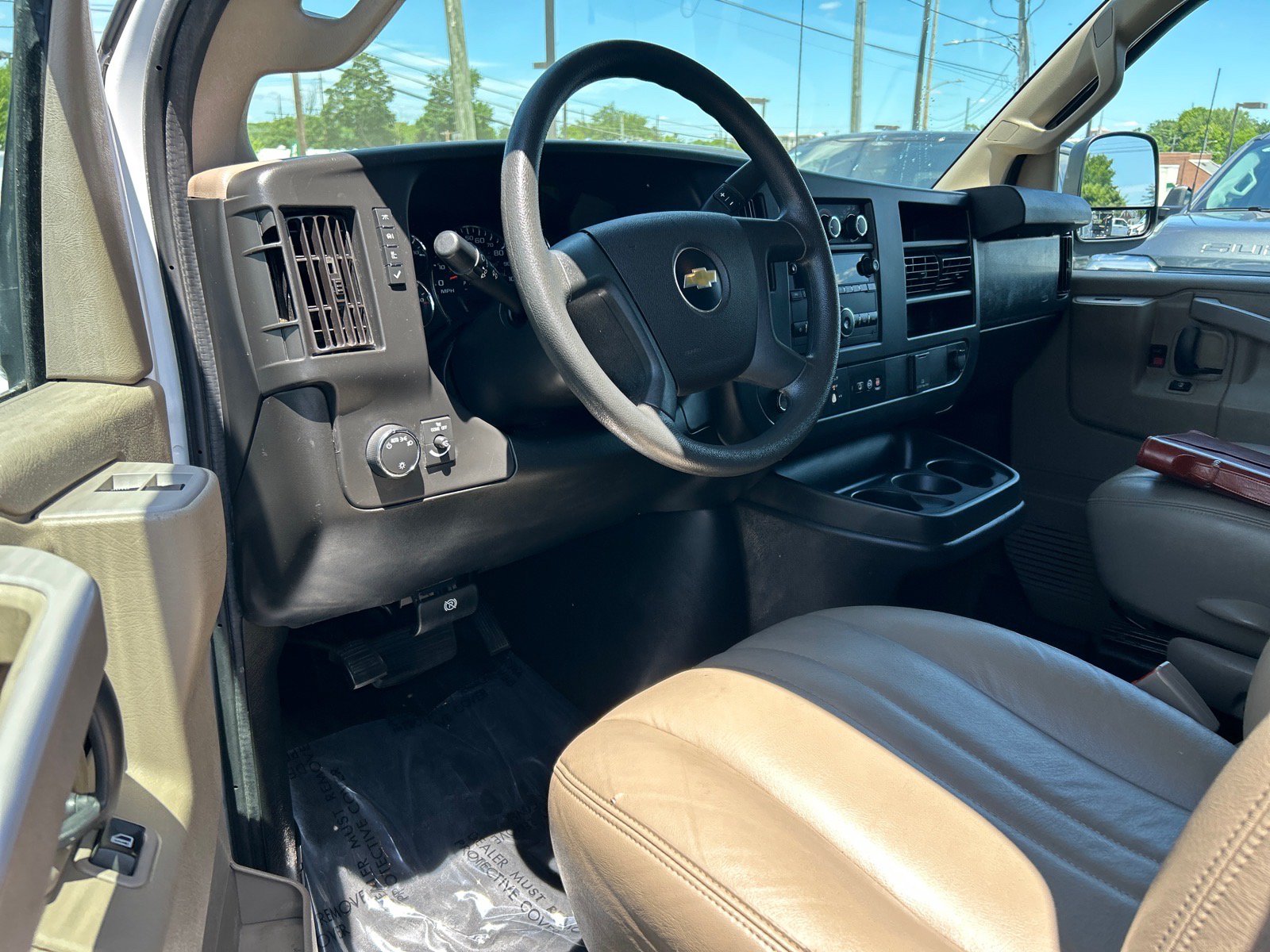 Used 2020 Chevrolet Express 3500 Extended RWD image 5