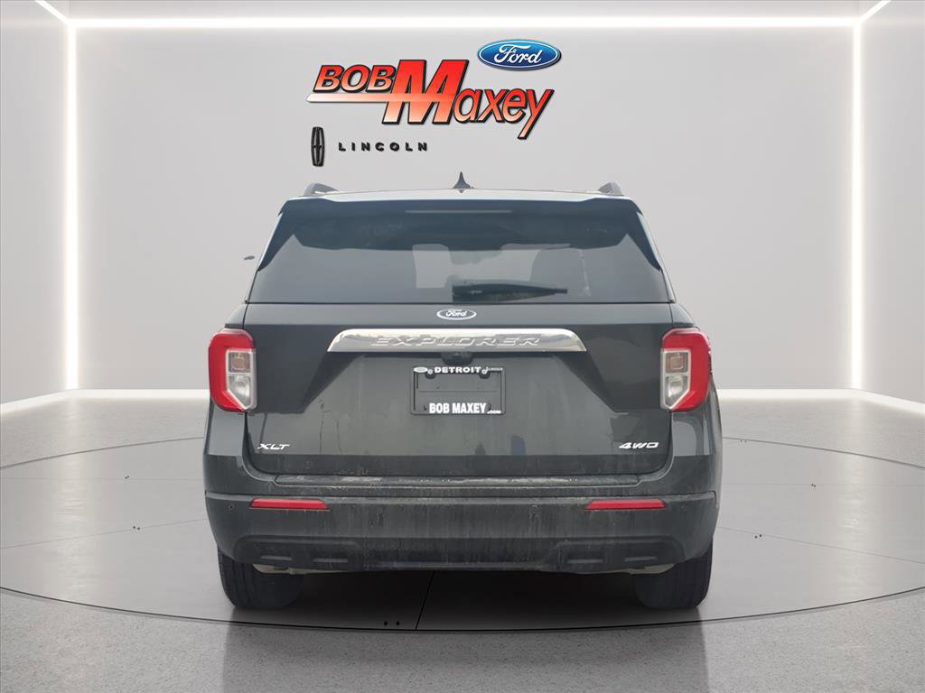 Certified 2023 Ford Explorer XLT image 3
