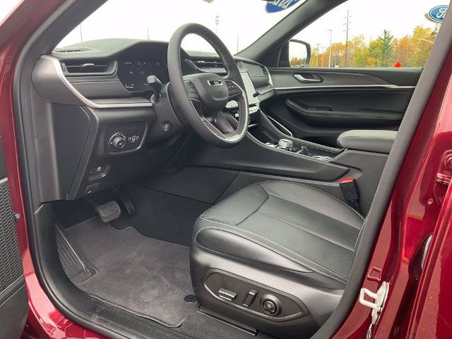 Used 2026 Jeep Grand Cherokee L Limited AWD/4WD image 16