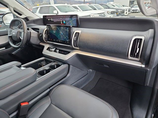 Certified 2025 Ford Expedition Max Active AWD/4WD image 36