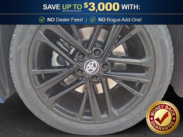 Used 2025 Toyota Camry SE w/ Convenience Package FWD image 13