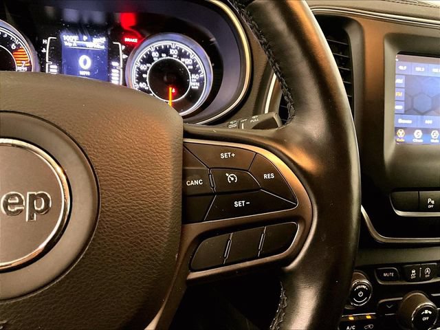 Used 2020 Jeep Cherokee Latitude Plus AWD/4WD image 18