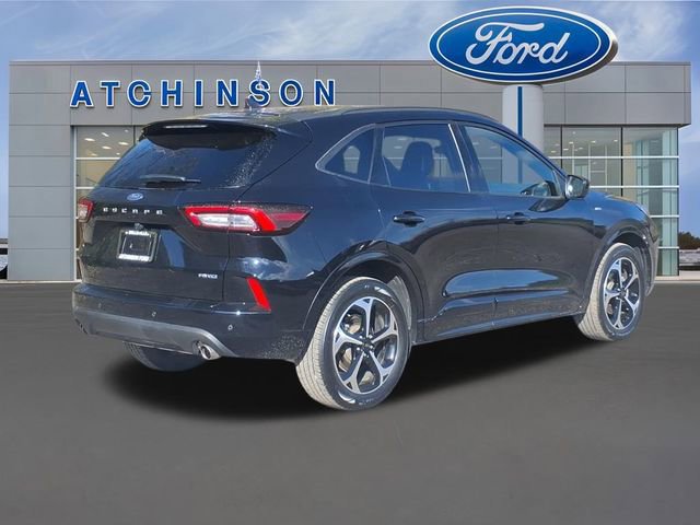 Certified 2023 Ford Escape ST-Line Select w/ Tech Pack #2 image 4