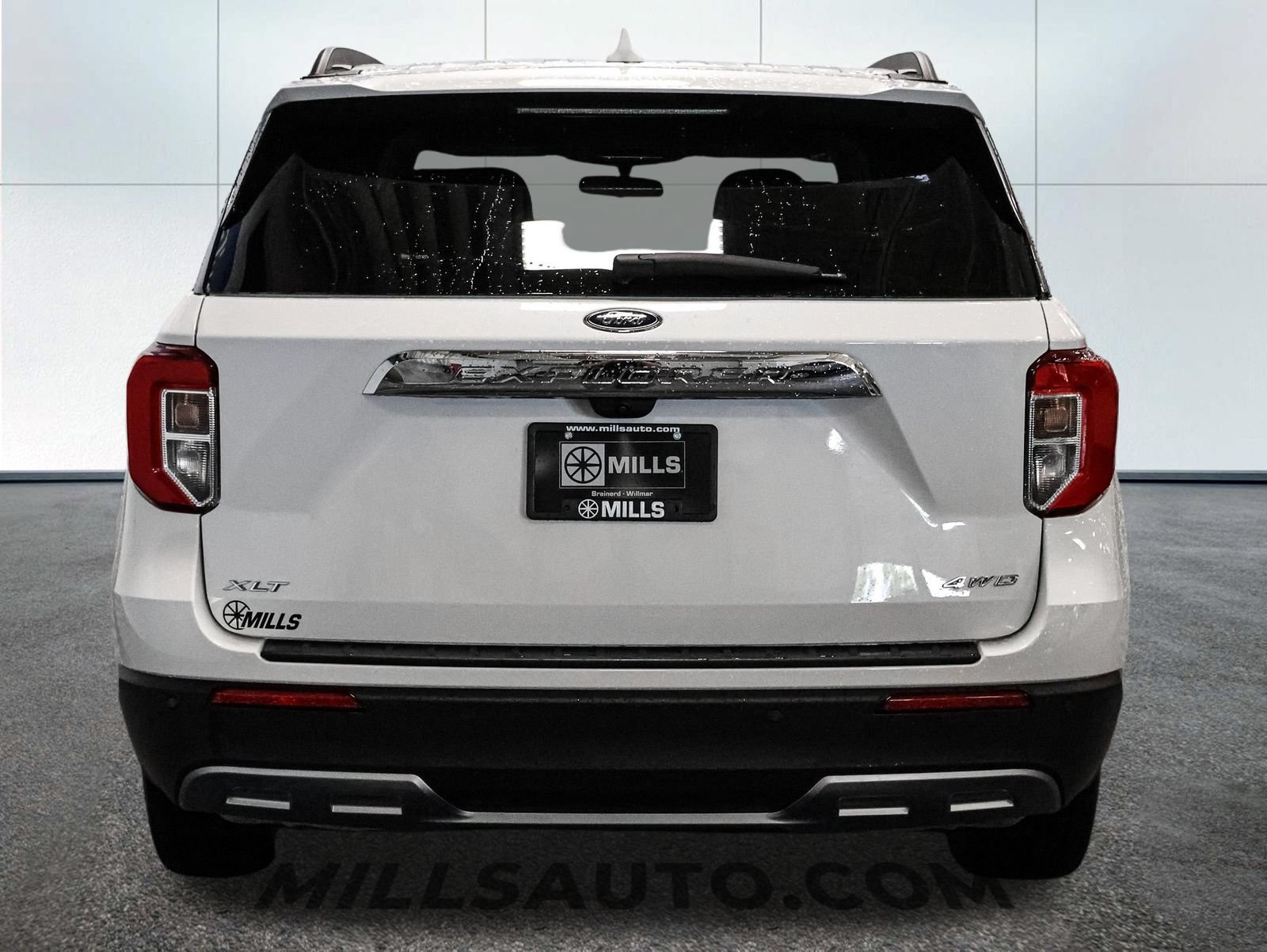 Certified 2024 Ford Explorer XLT w/ Equipment Group 202A AWD/4WD image 6